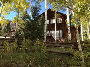 Image of RedCliff Lodge w\/hiking trails,specular fall colors, mtn views & great fishing!