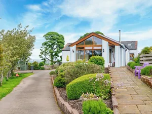 Image of Laird House is a beautiful cottage with the most amazing views of the surrounding countryside.