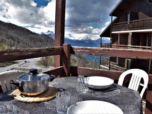Image of Appartement 2P cabine, 4 couchages, piscine, sauna, proche pistes – Risoul 1850 - FR-1-330-569