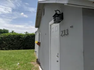 Image of 3 Bedroom Miami Home 15 Minutes to the Beach