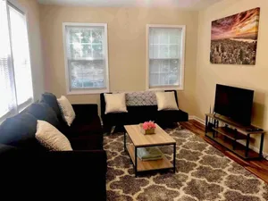 Image of ★ WelcomingTownhome★King Bed★ Long Term Stays★UNC★