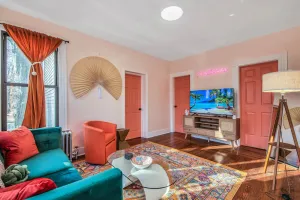 Image of Peachy Paradise in East Rock Near DT/Yale