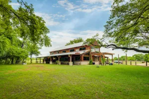 Image of Coyote Creek Ranch - Rustic Family Reunion Ranch Or Wedding Venue