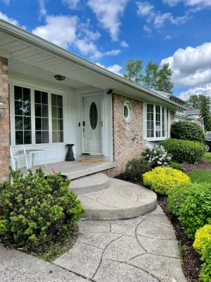 Image of Gorgeous Williamsville Home in Central Location