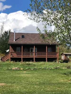 Image of Lakeview cabin close to bike\/hiking trails, the Allegheny River and more.