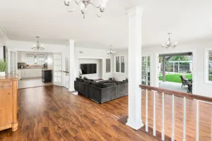 Image of Majestic Family Home*Minutes to Downtown Riverside*Perfect for big groups*Clean