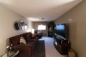 Image of Outstanding home, spacious, close to everything