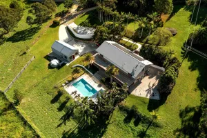 Image of Luxico's Wandarra - family hinterland home