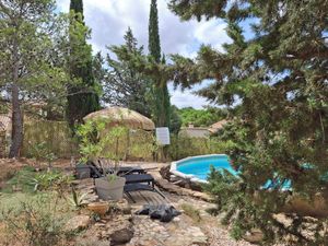 Image of Chalet et piscine au calme
