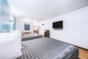 Image of Blue Way Inn & Suites by Jasper Beeville-2 Queen Bed Non Smoking