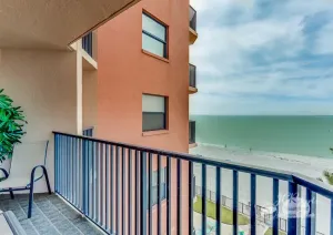 Image of Check out this GREAT VALUE!  404 is a 2\/2 that sleeps 4,
