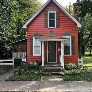 Image of Downtown 2 Bedroom Cottage, Sleeps 6, Walking Distance to Honeywell, Downtown Restaurants, Shopping