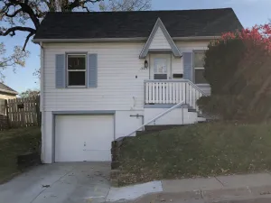 Image of Amy's Baby Blue is just steps from the Zoo