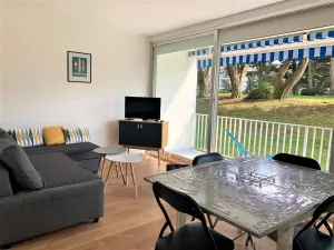 Image of Quiberon, appart 2 pièces rénové, à 2 pas de la plage, loggia sud, garage, classé 2*, pour 3 pers. - FR-1-478-182
