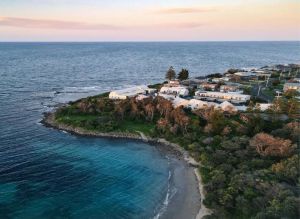 Image of Blondie's – beach at the end of the street