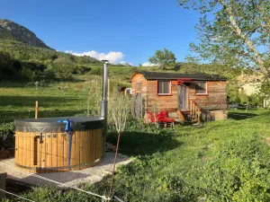 Image of The La Croix roulott on the heights of Sisteron