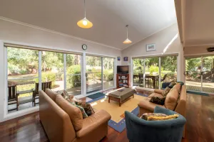 Image of Corella Cottage, 3Br\/2Bath Beautiful location & Kangaroos galore!