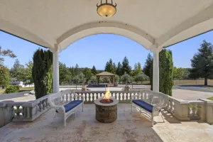 Image of 80acre MountainRetreat w/POOL/SPA byYosemite 14ppl