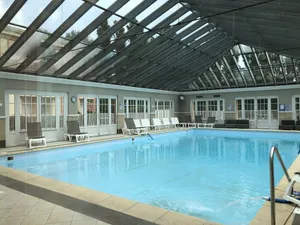 Image of Comfortable apartment with swimming pool, tennis court and parking