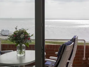 Image of 175 By the sea - 175 living with sea views