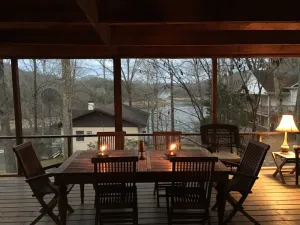 Image of Ultimate Getaway Lake Cumberland, Great Location, easy access to water