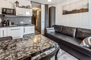 Image of Studio 4 personnes avec terrasse vue montagne à Vars - Studio 4 personnes avec terrasse - Sélection - Super Home MAE-6051