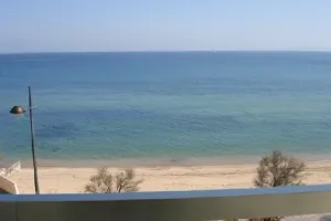 Image of Superb STUDIO 4 Pers \/ On Beach \/ New Condition \/ Sea view 180 ° except.\/ Parking \/ WIFI \/ AC