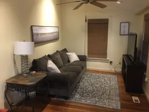 Image of Cozy modern quiet home near hospitals and Amenities