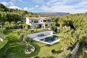 Image of Enjoy the Riviera from a luxury villa with sea view, pool and relaxing gardens