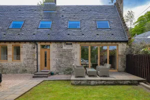 Image of Luxury Cottage within Loch Lomond and Trossachs National Park
