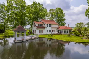 Image of Country Cottage,  Offers a quiet peaceful getaway!