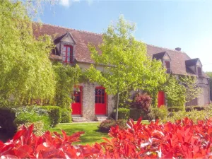 Image of Charming Country Retreat: Fireplace, Central Heating, WiFi, Pet-Friendly, Near Nature Trails