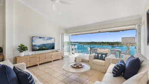 Image of Commodore 7 80 Noosa Parade