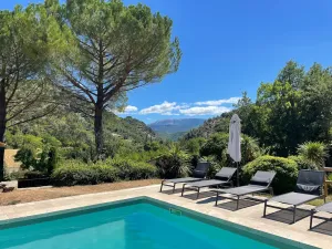 Image of Maison en Pierres Avec vue sur le Ventoux et Piscine Privée