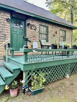 Image of LAMOINE FALL DISCOUNT- 10%  off 7 or more nights in effect September 1st !