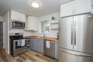 Image of Amazing 2 Bedroom 1 Bathroom Upper Level Home