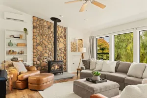 Image of Cozy Cottage On the Puyallup River - Waterfront \/ Hot Tub