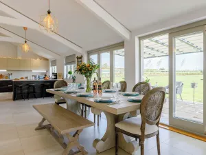 Image of A stunning holiday home on the edge of the Cotswolds, perfect for exploring this beautiful region.