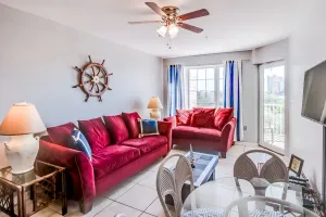 Image of Beautiful condo walking distance to beach with patio, full kitchen, pool