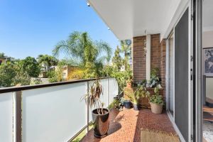 Image of Terrific & Tranquil! 1Bed\/1Bath\/Balcony~ Clayfield