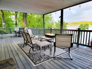 Image of Entire Private Lakefront Cottage Home on Lake Hopatcong + Kayaks and Pedalboat