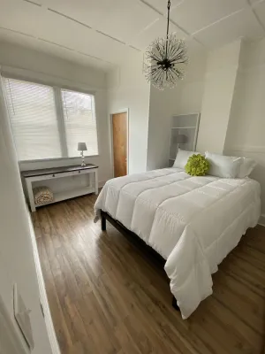 Image of Walk to Hiking Trails, Spas, Entertainment!  1 bedroom, 2 bed apartment
