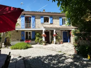 Image of Detached 3-star gîte in Provencal house.