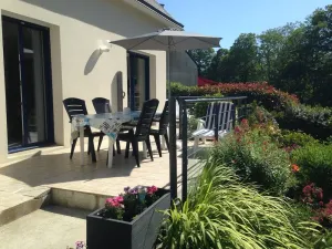 Image of Bright modern *** house close to the City and the Sea. Very quiet area