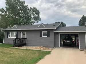 Image of Recently updated home w\/1car garage.  Easy access to I-90.  Fully furnished.