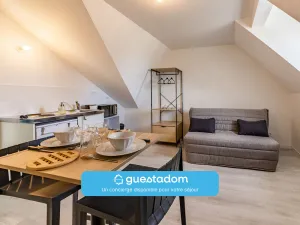 Image of L'écrivain - Wifi - Saint-Serge