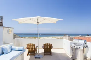 Image of 3302O - 713488  Modern Marvel: 4  BR, 3  BA House in Oxnard, Sleeps 8