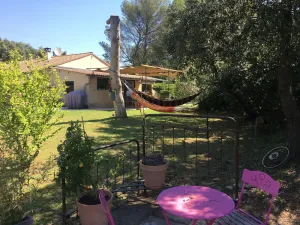 Image of house between vineyards and garrigue