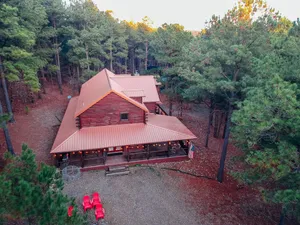 Image of Wild & Free - Beautiful \/ 4 Bedrooms 2 Masters  \/ on 3 Mountain Acres