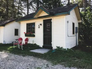 Image of Cabin #8 - The Hemingway